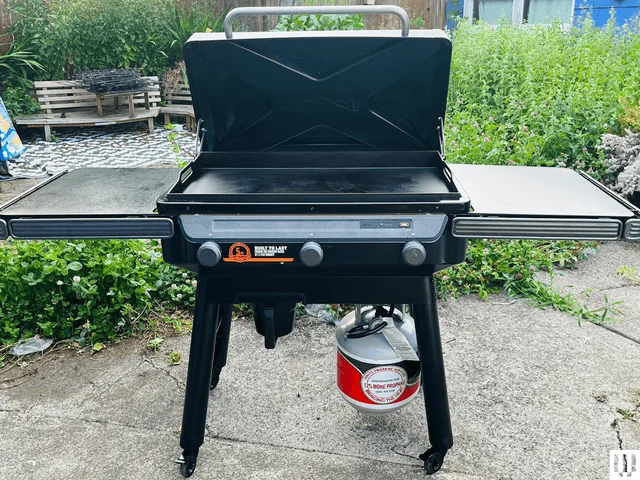 Traeger Flatrock 3-Burner, 33-Inch Griddle in Backyard
