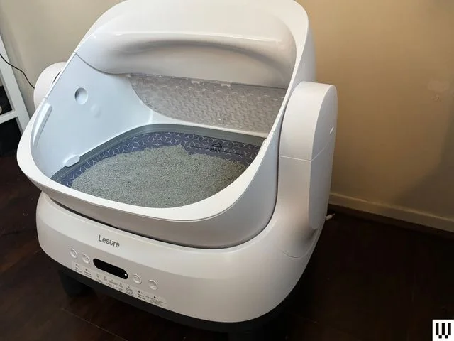 Image may contain Tub Bathing Bathtub and Person